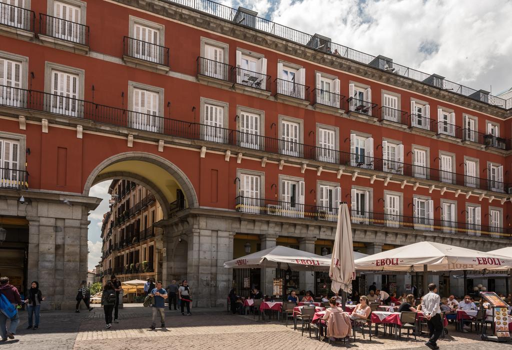 Apartamentos Madrid Xxxiii - Alojamiento De Temporada Kültér fotó